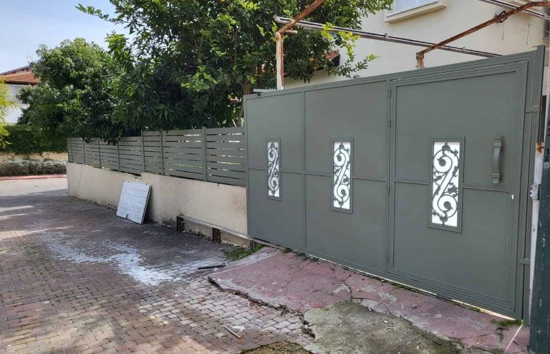 שער חשמלי נגרר